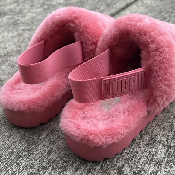 Cozy Pink Uggs Slippers - Picture 3 of 6